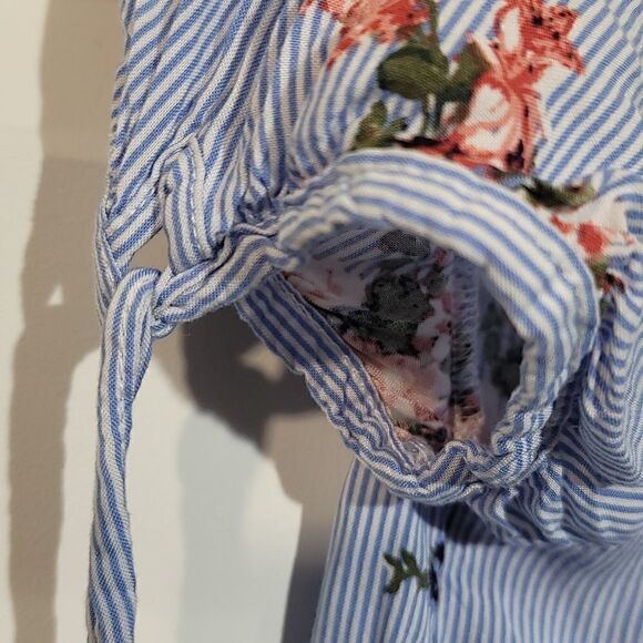 𝅺no Boundaries Off Shoulder Blue & White Striped and Floral Blouse - Picture 4 of 5